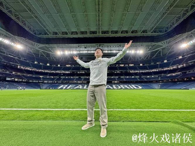 外国小球迷追星樊振东，退场合影展现暖心风范