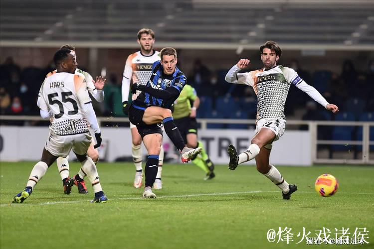 佛罗伦萨15轮难求一胜，1-2遭维罗纳绝杀，奥尔班梅开二度